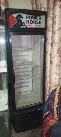 عارضة للبيع السعر 250 ماركة رقم 07704269222 حتى اذا مراوس بحجم صغير