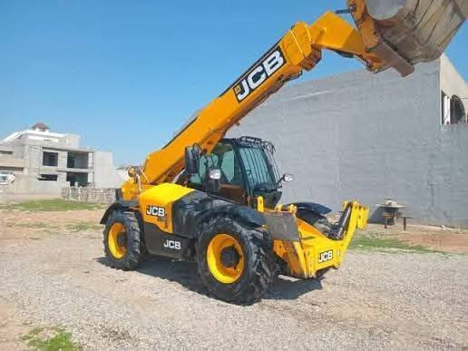 يتوفر لدى مكتب الحسن جميع المعدات الثقيلة داخل وخارج الكوت 
للأيجار الباسكتات من 10m الى 44m جميع الارتفاعات  والكرينات من 7 طن الى 50طن +بوبكات+ بوبكات مكناسه شوكيه كيله JCB حادلات +شفل +حفاره داخل وخارج الكوت
***********

***********
