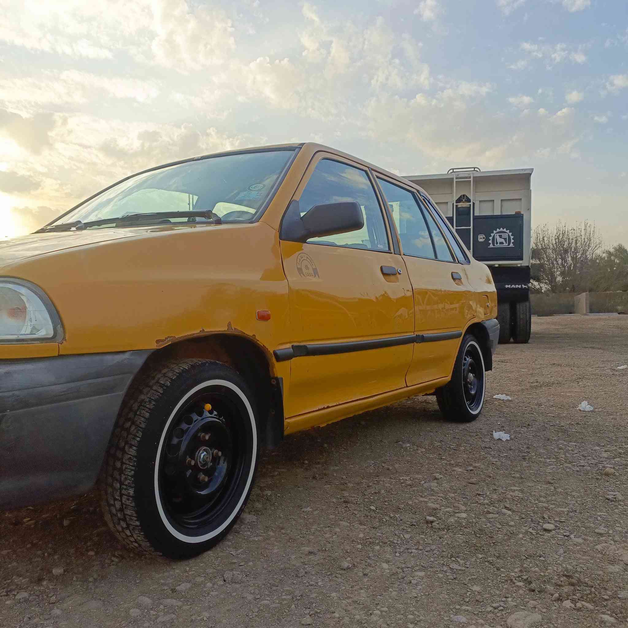 سايبة موديل 12 
الرقم الجديد السيارة بسمي
بيهة جاملغ الخلفي 
والشواصي واحد طاك ومعمر والباقي مكفولات
المكينة تنقص شي قليل 
كير مكفول 
تخم تاير 
تخم ويل 
الصدر جديد 
السعر 30 وبيهة مجال 

((المكان بغداد تقاطع نهروان قرية10))

الاستفسار الرقم ***********
ما متواجد ع فيس
