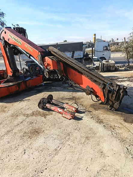 ٣سلايت دهن

رجلين مخالف

بيهه شويه لحيم بالصينية

سعره ٧٥ ورقه

***********

***********
