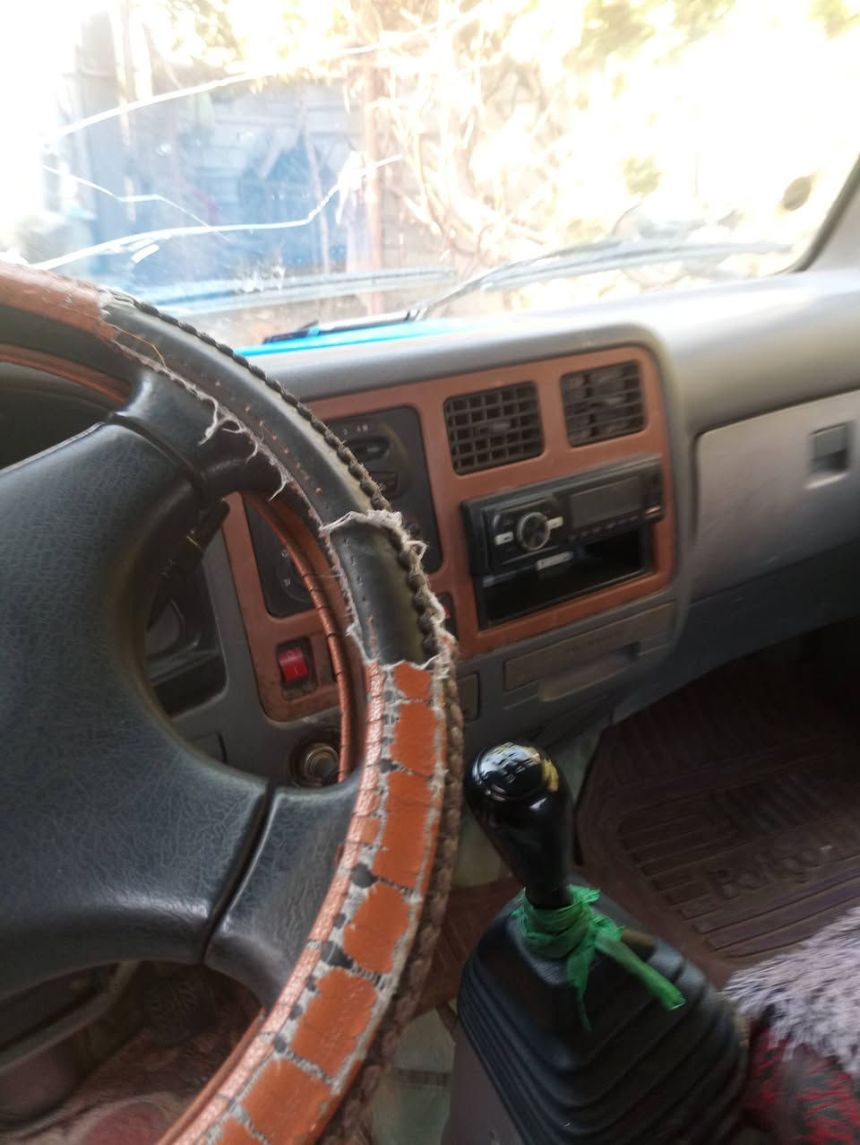 سياره فونتيرا موديل 2000باسمي تحويل مباشر اصوليه بلاديه بيه ملاحظات بسيطه بيع مستعجل  سعرها60وبيها مجال عنوان كربلاء طويريج اتصال***********
