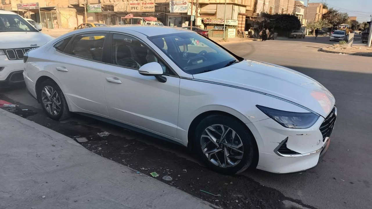 يالله سوناته اللبيع موديل 20 سونار مع صور 
ستلام شركه باقي عليها اقل سنه صير حره الك 
مني وكاله وتحويل سياره خير من الله جديده 
عله وضع شركه سعر 140 مجال قليل حك جيه مكانها 
بغداد ‏اتصل ودلل ‪***********‬‏
