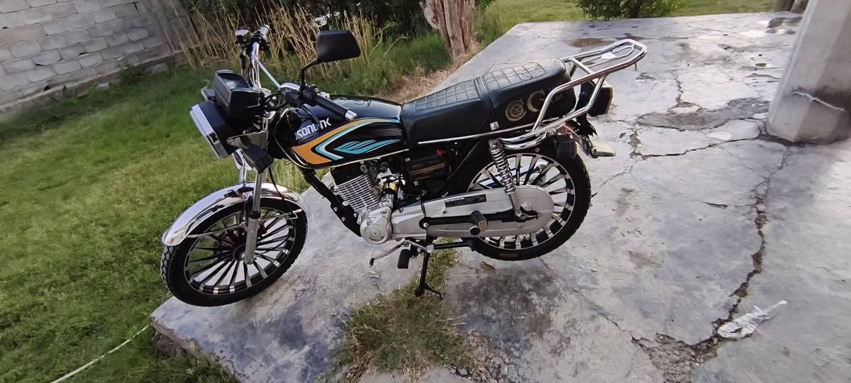 سلام عليكم سونك للبيع موديل 24 محرك 200ccم✨تشغيل عن بعد بصمه 🫆كفوله دراجة ماشيه 3600km..السعر 750وبيه مجال الطيبين للاتصال.. ***********
