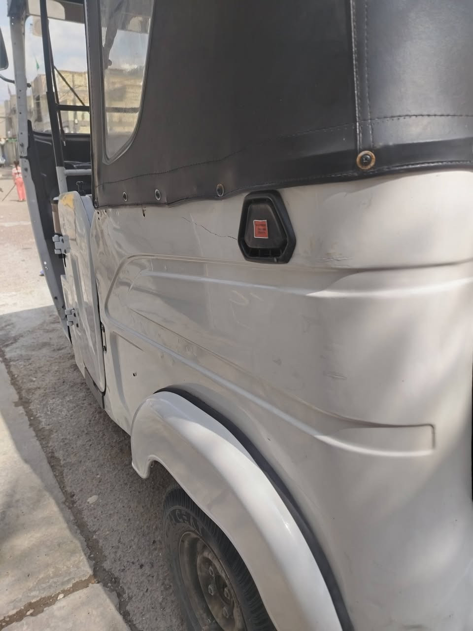 سلام عليكم تكتك موديل ٢١رقم وسنويه بسمي تحويل ثاني يوم اي نقص مابيه خير من الله السعر ٨وربع وبيه مجال رقمي ***********
