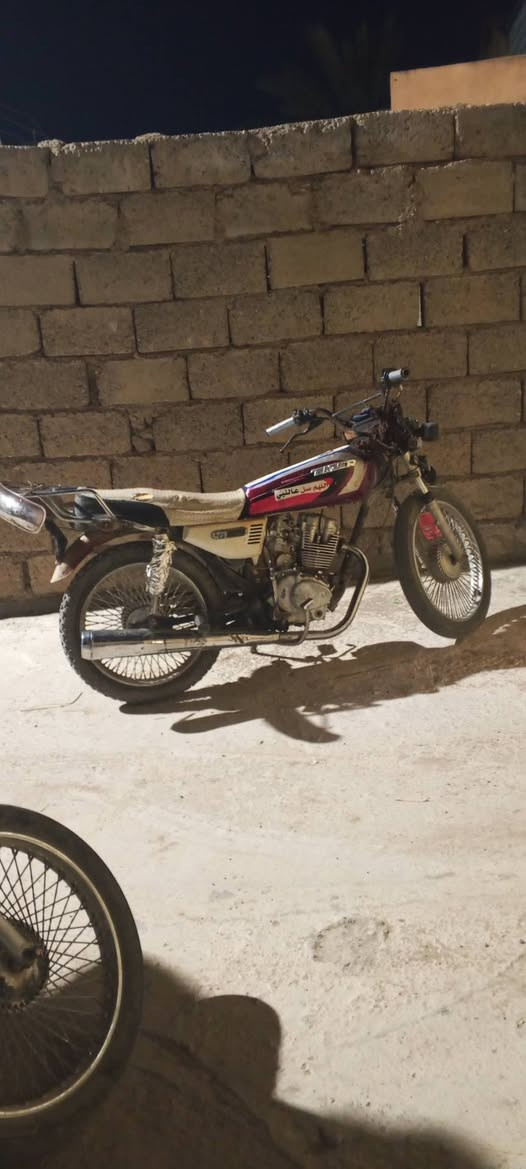موطور للبيع سيفان نضيف سلف مايعوزو شي كهربائيات شغاله كلشي شغال السعر 180وبي مجال المكان ناحيه القياره


**إذا كنت صاحب هذا الإعلان وتريد حذفه لأي سبب، رجاءا أرسل رسالة إلى الدعم الفني**
