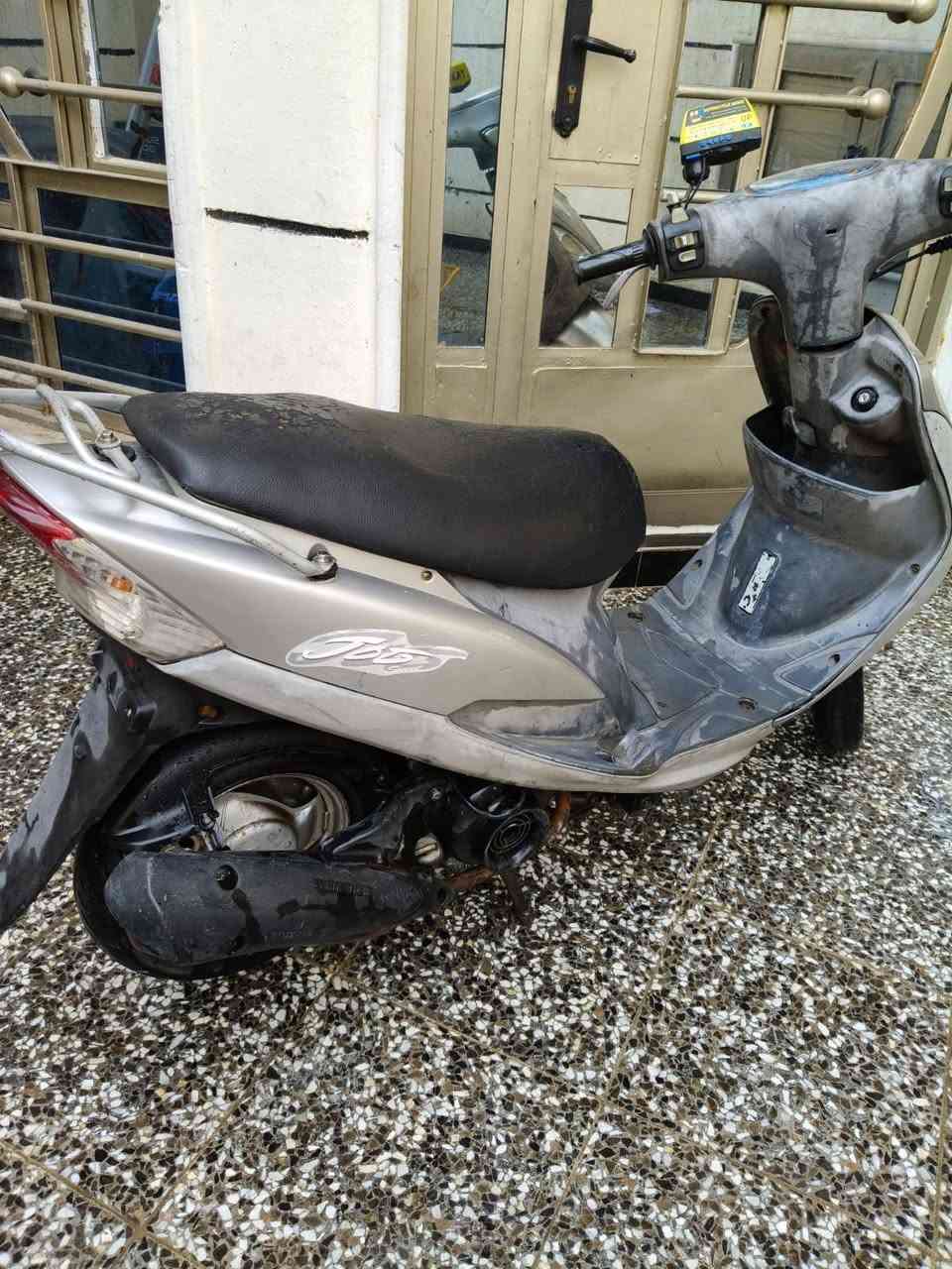 ماكس منغولي للبيع بغداد البلديات نهاية شارع المصرف السعر 500 الف وبيها مجال اتصال ***********
