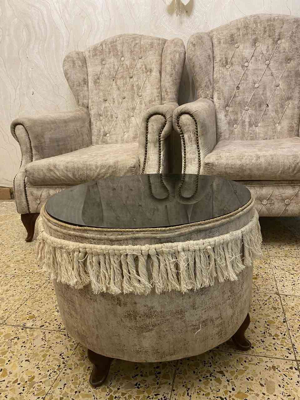 نص تخم تركي معه ميز وسطي مدور ب350 السيديه الخيزران ***********
