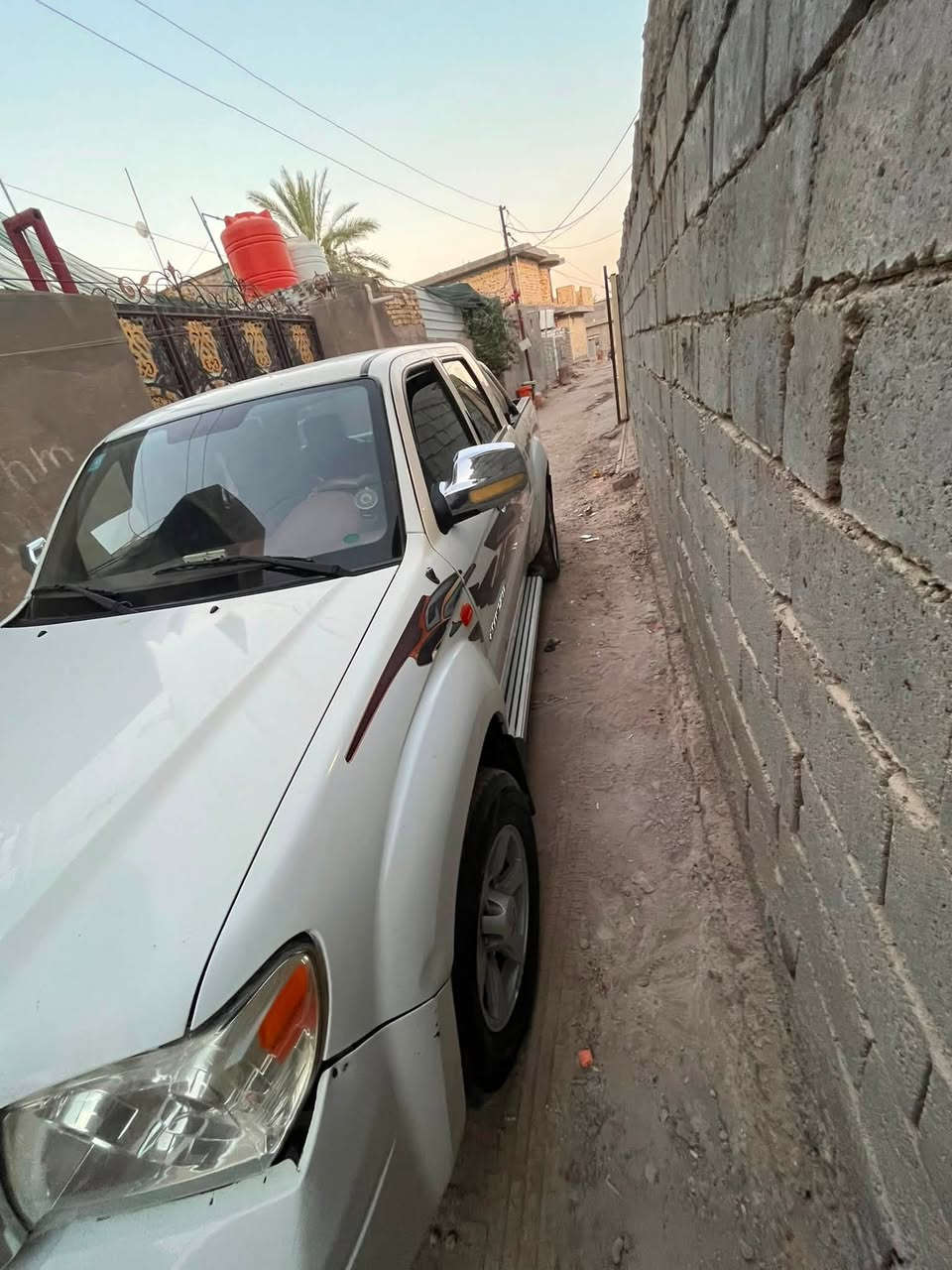 سلام عليكم سياره سكاي تايكر 2015للبيع محرك مسيو بوشي فور ويل سياره مكفوله كفاله عامه من صبغ ولضربه بيه طختين بس سياره خير من الله مامتعوبه
 سياره بسمي سنويه ل  سنه 36رقم بغداد انكليزي بغداد
1-حداديه قبل شهر مسويه 
2-تبريد تدفئه ويا سويج
3-منضومه زنون 
4-سياره مضل جامه لخليفيه وبيه تخم بردات
تخم تاير جدد 
سياره ع ايدي
مكان سياره بابل 
رقم ***********
السعر 85وبيه مجال
