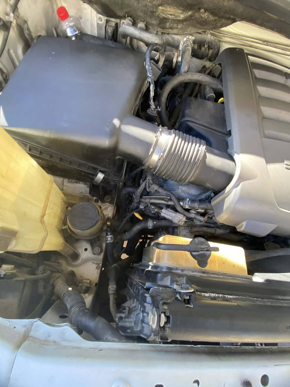 تيوتا سيكويا للبيع 
مديل 2009 خليجي بلاتين يوم 
السيارة مكفولة من الحادث والضربة 
السيارة نضيفة مكينة وكير وكشر وداخل عليهة ادامة كاملة  
السعر 190$
للتواصل ***********
