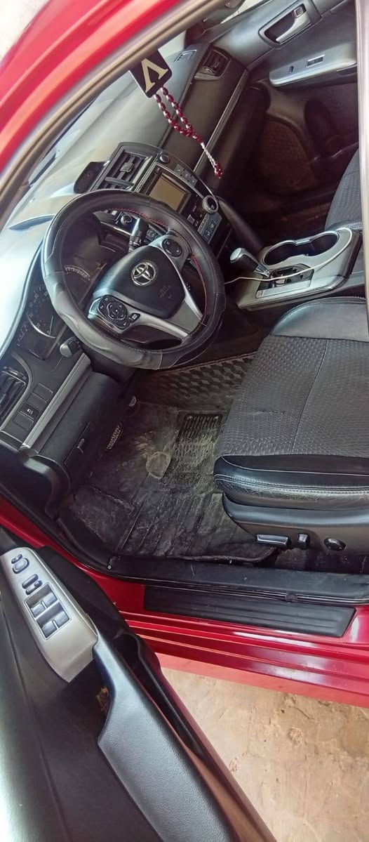 تيوتا كامري 2012 سيارة رقم شمالي ضرره چاملغ امامي فقط ومبدل ابلاد گير محرك خير من الله .
#السعر125 .مكان السيارة .الانبار .حديثة..            رقم صاحبه… ***********
