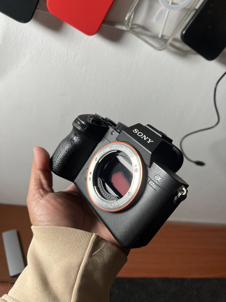 للبيع sony A7iii 
شتر 29k
كامل ملحقات الكاميرا نظيفه
تواصل ***********
