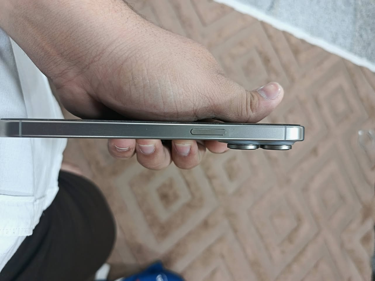 سلام وعليكم إيفون, 15برو ماكس للبيع استخدام شخصي ونضيف جدآ مكفول من الخدش سعر خاص جوه ال 900 لا تدخلي الاستفسار ***********  فقط واتساب

