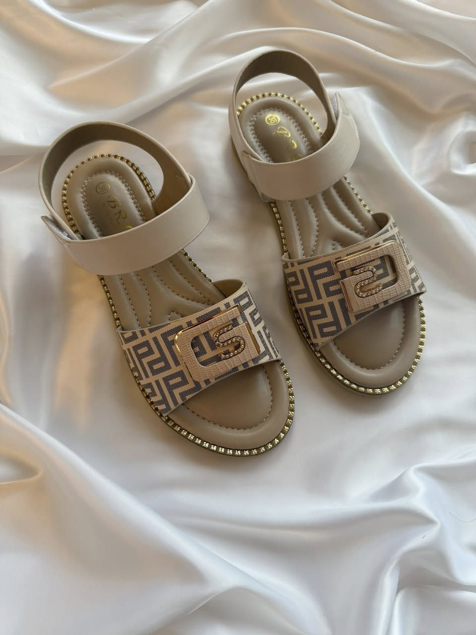 New 🤍🤍🤍


**إذا كنت صاحب هذا الإعلان وتريد حذفه لأي سبب، رجاءا أرسل رسالة إلى الدعم الفني**