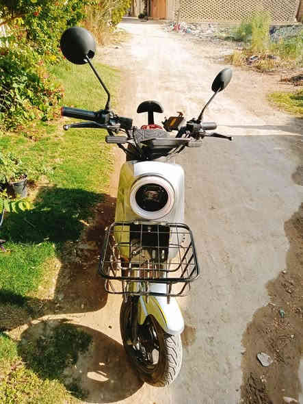 السلام عليكم
2025 موديل R9 دراجة شحن 
 خمس بطاريات اصلية
  (R) نظام رجوع الى الخلف
شاشه دجتل
تحديد 4 سرع
بريكات هيدروليك 
السرعة القصوى (الحقيقية ): 70
جهاز انذار
 (LED) لايت 
اشاير أمامي و خلفي
دبلات 2 امامي (هيدروليك)  والخلفي (غازي)

السعر : 425
العنوان : كربلاء - باب بغداد
للأستفسار : *********** (واتساب / رصيد)
