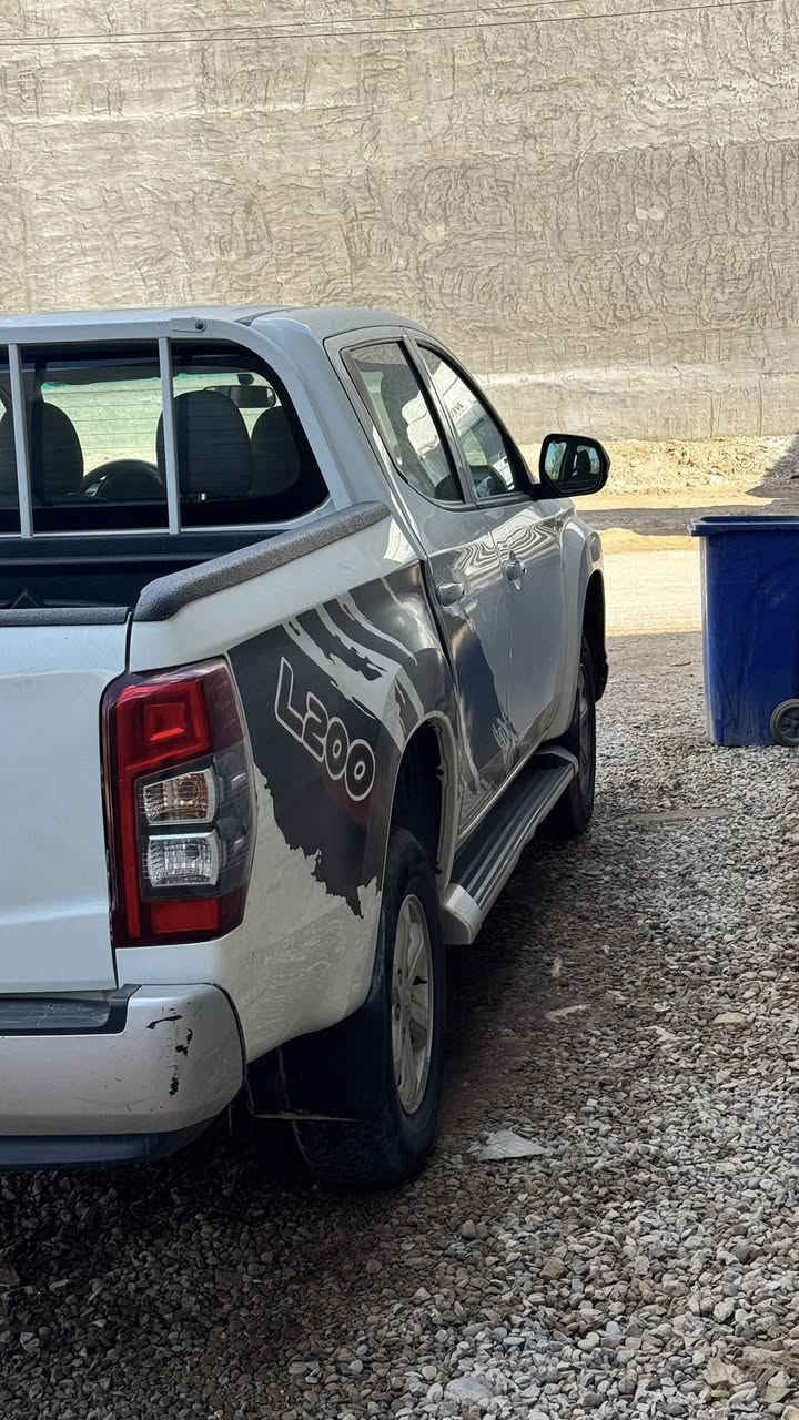 سلام عليكم مسيوبيشي فور ويل للبيع رقم اربيل موديل 2022
مكفولة فقط بارب بيها بسيط وسونار منشور معه صور ماشية 87 
سيارة ديزل يعني كاز مكانها بغداد رايدها 220 بيها مجال ***********
