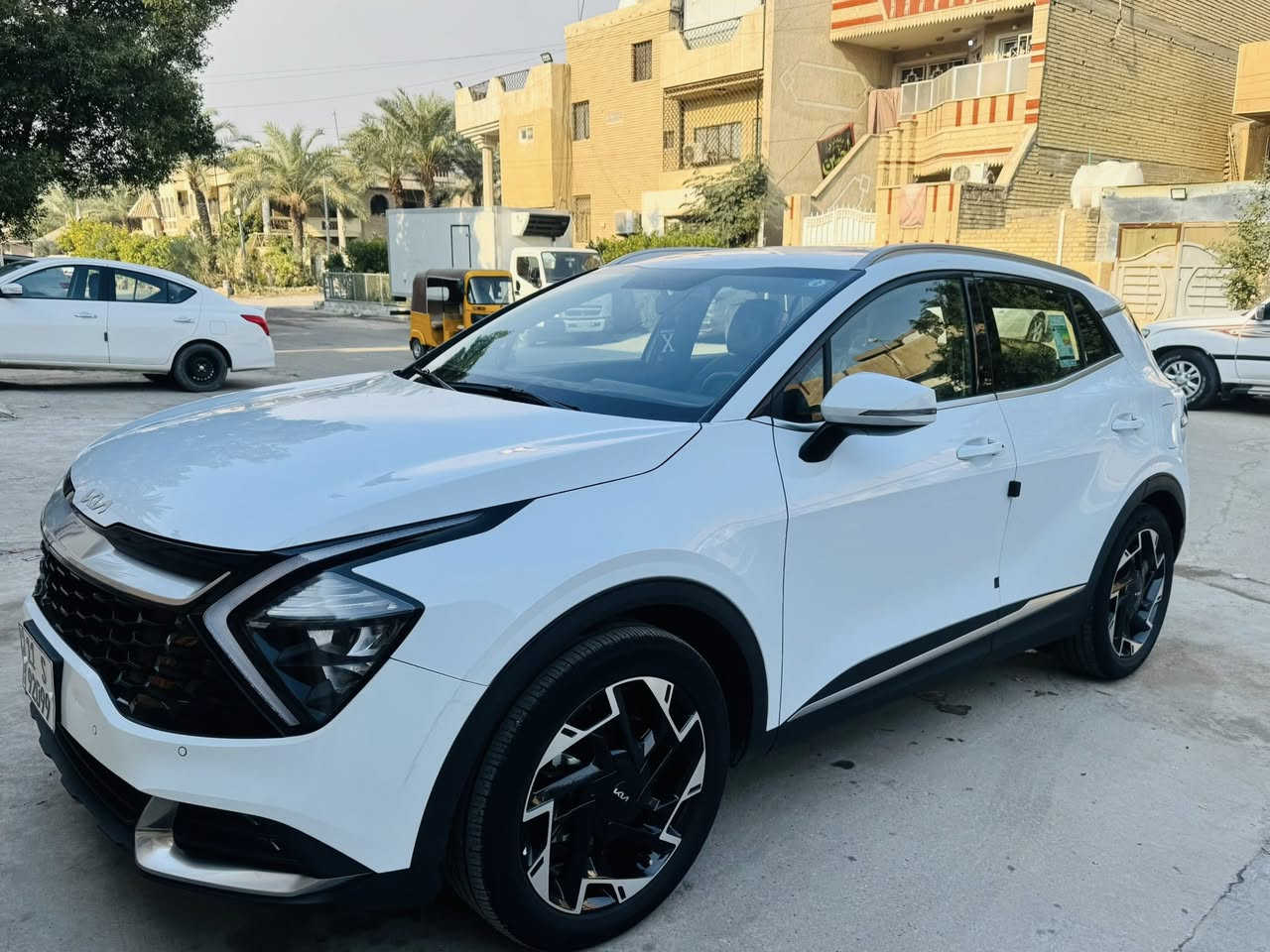 السلام عليكم سبورتج موديل ٢٠٢٤ رقم بغداد باسمي تحويل مباشر مواصفات كراسي كهرباء تدفئه كراسي وستيرن تبريد قطعتين تشغيل عن بعد ماشيه 39 الف جديده على وضع الشركه مكفوله من  صبغ وضربه  فقط بارد بسيط بخشم جاملغ مكان سياره بغداد سعر 225 بيه مجال رقم ***********
