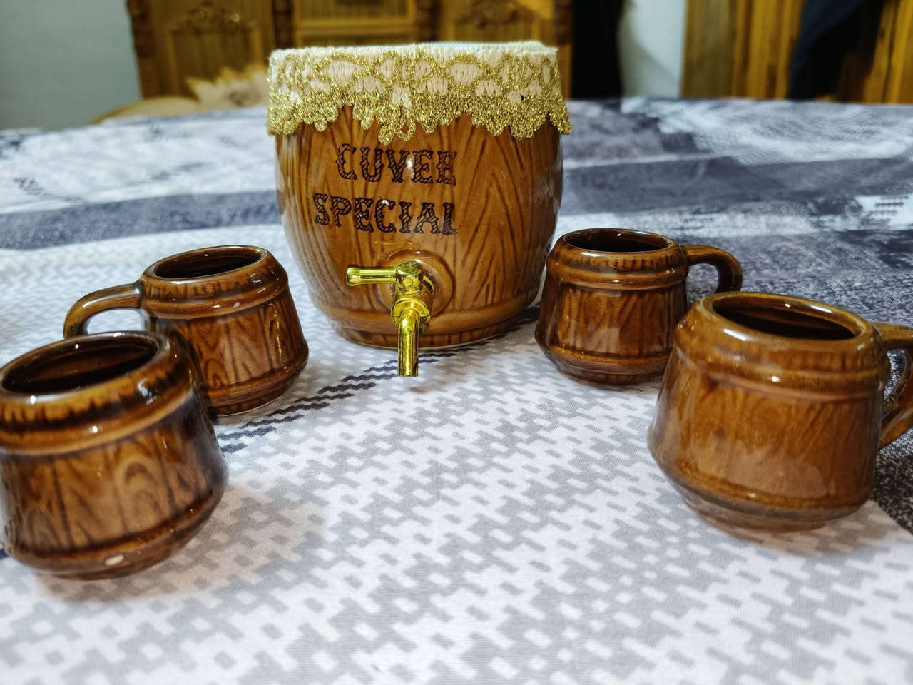 تحف قديمه جدا  وجميله مابيها اي ضرر  تحتوي عل 12 قطعه الاكل  .سعرهم 50 لف نهايه مكان موصل توصيل معندي شراي يدخل خاص ..


**إذا كنت صاحب هذا الإعلان وتريد حذفه لأي سبب، رجاءا أرسل رسالة إلى الدعم الفني**