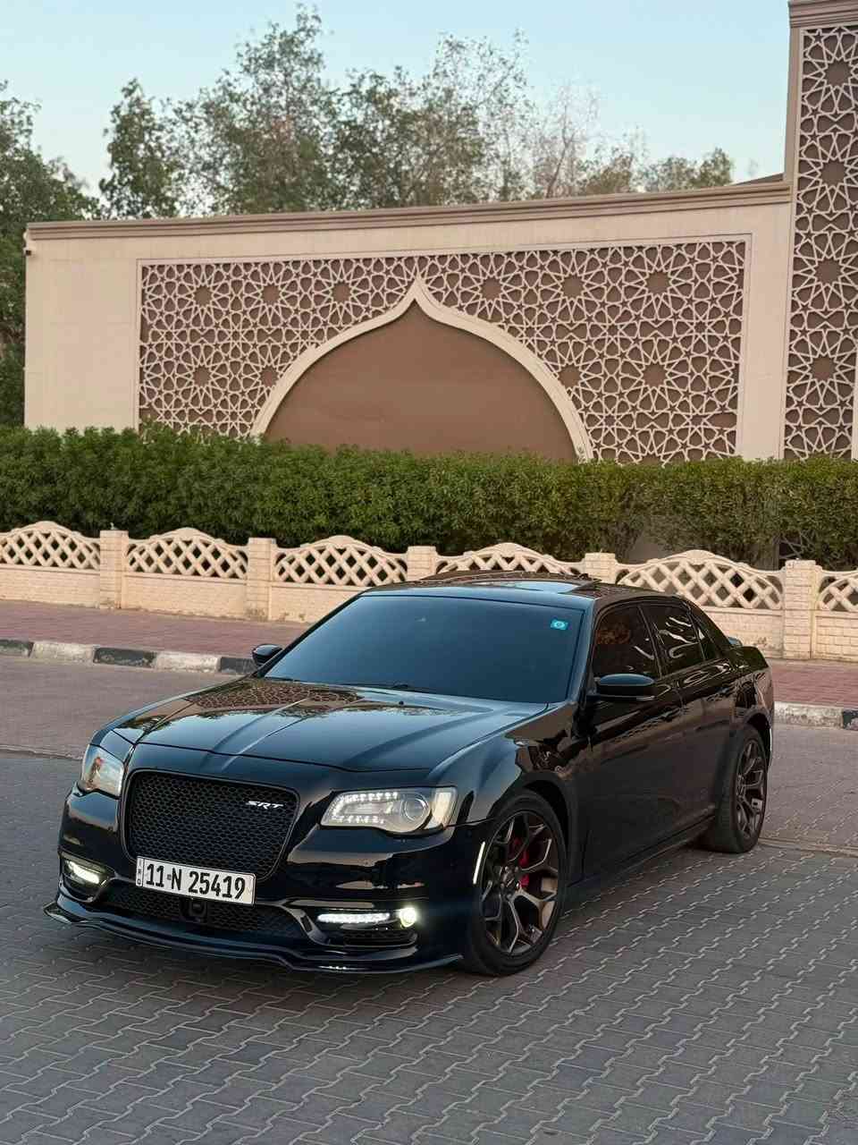 سلام عليكم لبيع اوباما ارتي فول موصفات مكان سياره النجف الأشرف 
#المركبة : #كرايسلر اوباما 300 S لون اسود فول مواصفات 
#الضرر : طرف الجاملغ والبنيد
#الرقم : بغداد

#المواصفات :
▪️السيارة : كرايسلر اوباما 300 S رادار امامي 
▪️الموديل : 2021
▪️المحرك : 5700 ( ثمانية سلندر )
▪️العداد :72 الف ميل حقيقي
▪️حجم الويل : ويل كب S حجم 20 اصل 
▪️غرفة السيارة : كشنات جلد احمر  حظن مع تطريز S اصل
▪️قمارة بانوراما
▪️حساس امامي اصل
▪️حساس خلفي اصل
▪️حساسات ورادارات الاجتياز الجانبية (نقاط عمياء)
▪️شاشة كبيرة للتحكم في ايعازات السيارة
▪️كاميرا دوارة اصل
▪️بصمة 2 للابواب مع بصمة تشغيل وتشغيل عن بعد
▪️شفتات بالستيرن للتحكم بلكير العادي
▪️لايتات زينون عالي وناصي مع حاجب LED
▪️كشاف دعامية زينون
▪️تحكم فول كهرباء لكرسي السائق والراكب
▪️تبريد قطعتين امامي وخلفي
▪️تدفئة لكشنات المقدمة مع تدفئة ستيرن
▪️تحكم ستيرن جهتين بلوتوث وحاكية وكروس سرعة
▪️هيترات بالمرايا الجانبية
▪️سستم صوت ALPINE
▪️نظام ABS مانع انزلاق
▪️منافذ USB امامي وخلفي
▪️السيارة جديدة وبوضع الشركة.

نكفل السيارة من الغرق و الشاصي.

السعر المطلوب :  245 ورقة مع المجال
 
الاتصال على : ***********
