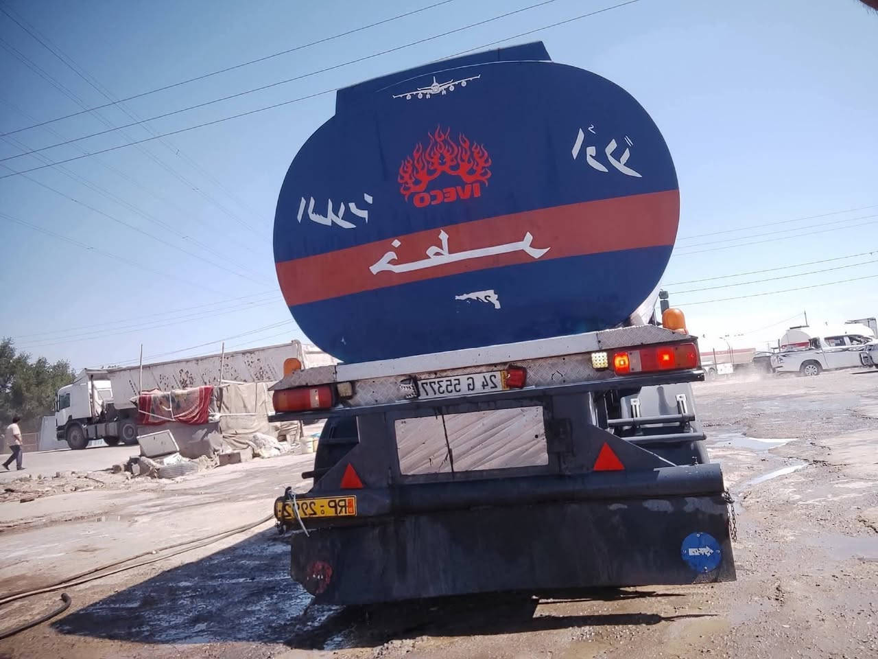 سلام عليكم افيكو للبيع موديل ٢٠٠٤سياره جاهزة من كلشي سنويه بسمي تحويل ثاني يوم طوناج جي باس تخم تاير الراس والبطل نص عمر جاهزة سياره تبريد رتايدر واليرده بخدمته مكاني ناصرية مركز ***********
