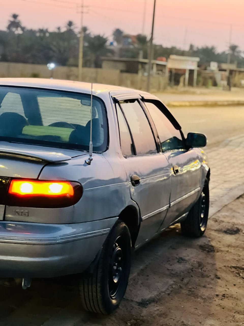 السلام عليكم 
كيه سيفيه موديل 1994 رقم النجف 
وسنويه 27 باسمي 
تخم تاير امامي خلفي جديد 
صدر امامي خلفي جديد 
كير عادي محرك 1600 مسكر 
السعر 30 وبيه مجال 
مصبوغه عام مكفوله من ضربه والكصه 
السياره جاهزه وأحلى من صوره 
العنوان الحله بابل الشوملي 
الاستفسار 
***********
‏‪0778 259 0100‬‏
