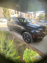 كراند شيروكي 4Xe • هايبرد بلك إن • رقم بغداد