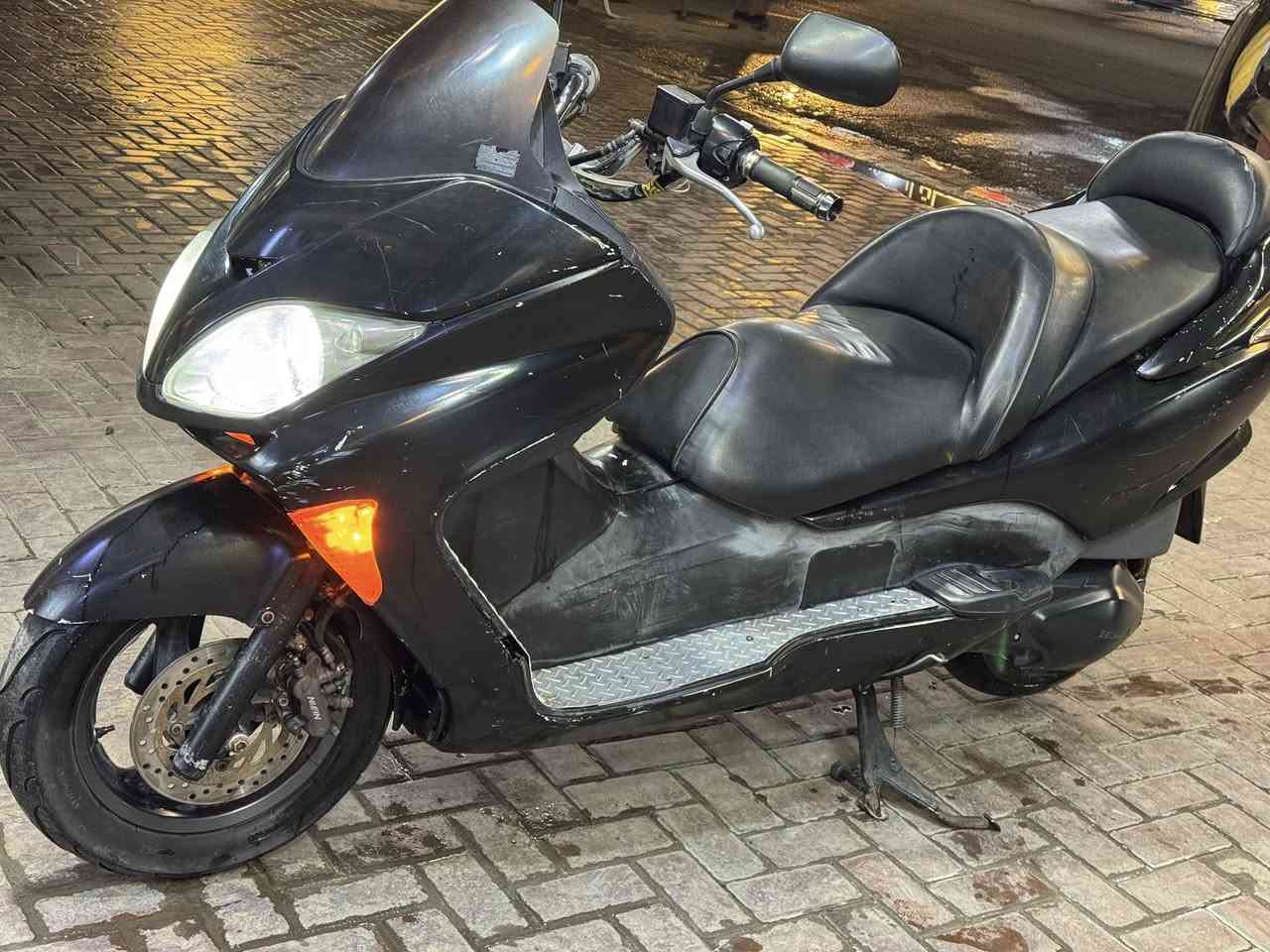 السلام عليكم للبيع ٠/٩كرستال كير ملغي دوسات نيكل صالنصة رياضي منضومة زنون سستم سماعات دراجة نص نكرة مكفولة مابيها نقص كفرات شوفت عينك ٧٥ /١٠٠ السعر ٨٠٠ وبيها مجال مكاني اعظمية ***********
