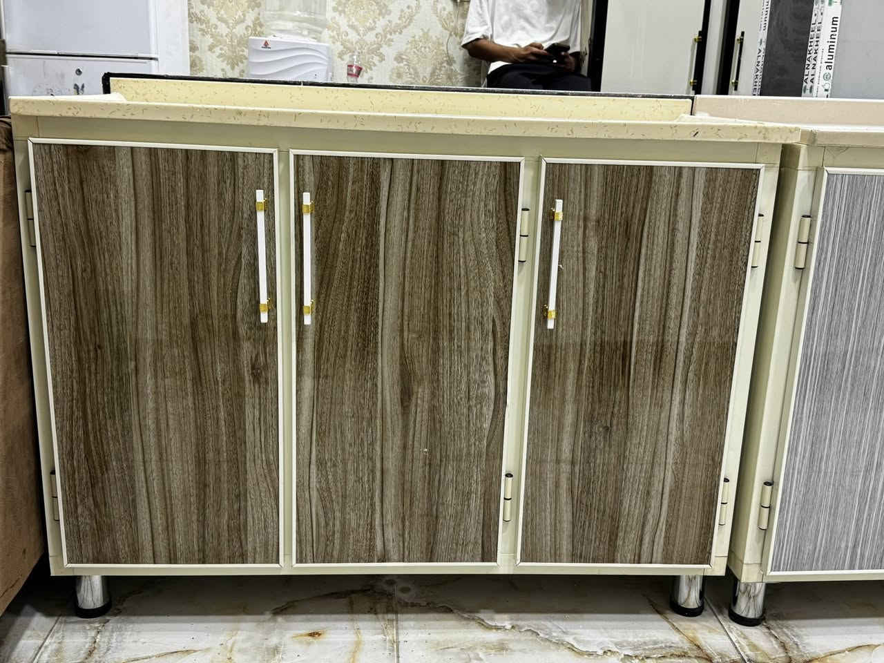 سنوكه انواع الحجام متر /متر و٢٠/متر ونص مرمر تفصال اسعار مناسبه سعر واتساب او خاص عنوان نهاوند شارع 20مقابل صيدلية هبة ***********

