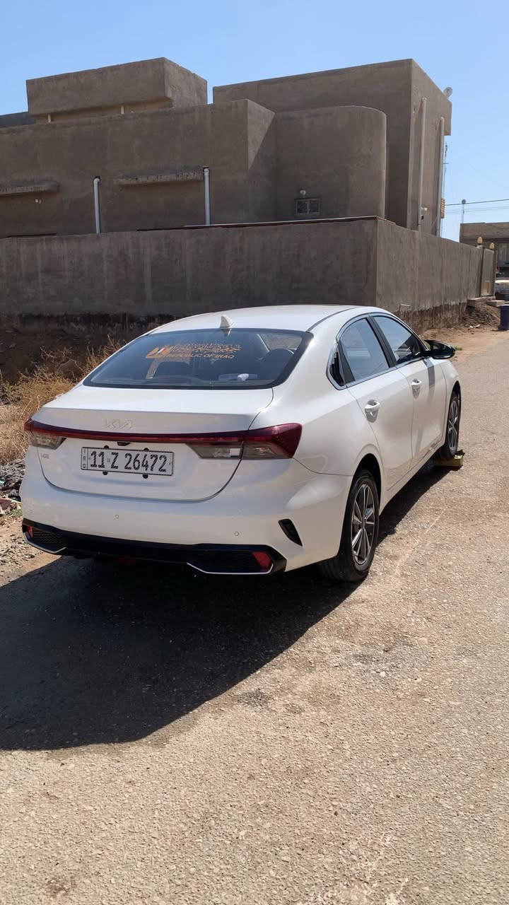 السلام عليكم سياره k3موديل 24 فول مواصفات بسمي رقم بغداد فتحه بصمه كامره خلفي كير كهرباء ماشيه 24 الف تحويل مباشر كشنات جلد تايرات جدد قبل سبوع شادهن  وبعد بيها مواصفات خير من الله وسونار موجود مكاني حله بابل ومتواجد فيس . للستفسار .رقم الهاتف.***********
