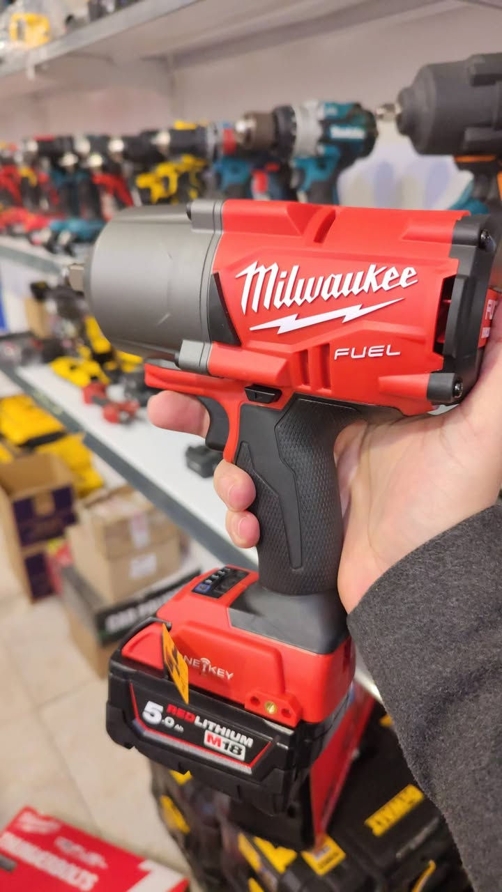 دریل لقمە میلواکی نصف انج 1898نیوتن ، مزود بتقنیە وان کی (بلوتوث) ویاە بطاریتین 5 امبیر 2 عدد و شاحن سریع رابید جارج و بوکس بلاستیک.
للبیع


**إذا كنت صاحب هذا الإعلان وتريد حذفه لأي سبب، رجاءا أرسل رسالة إلى الدعم الفني**