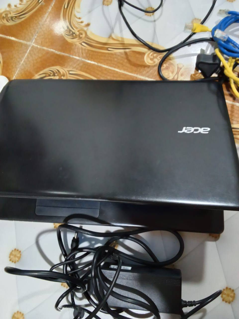 سلام عليكم لابتوب نضيف استخدام قليل هوا وشاحنه وياه وبرامج كامله سعره 300 وبي مجال عنواني بصره ابي خصيب يوسفان *********** رقم اتصال
