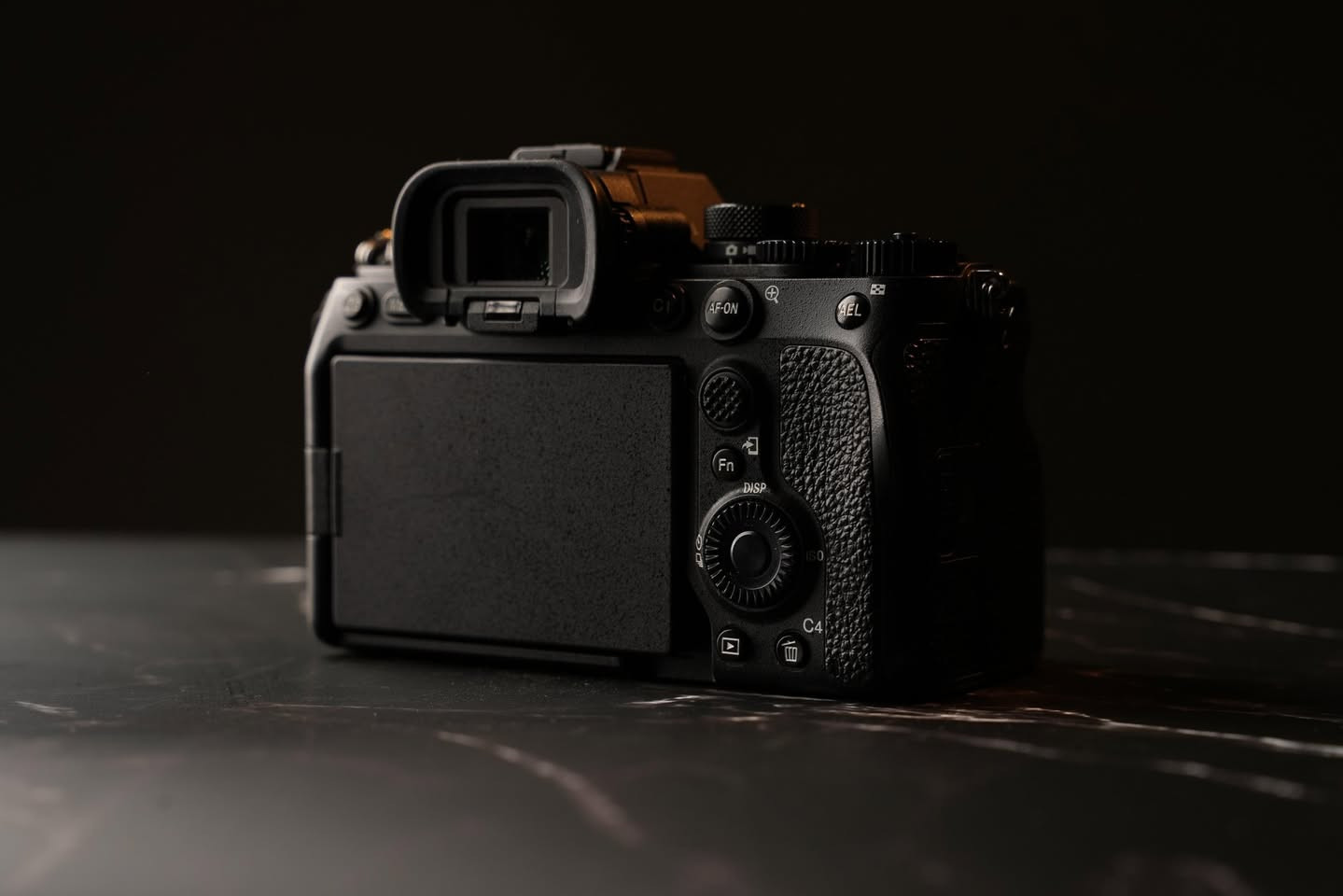 السلام عليكم
سوني a7iv للبيع 
شتر 15k نظافه 100/100 كامل ملحقاته الاصليه 
السعر مليونين و 300 الف بي مجال جدا بسيط 
مكاني الموصل توصيل موجود


**إذا كنت صاحب هذا الإعلان وتريد حذفه لأي سبب، رجاءا أرسل رسالة إلى الدعم الفني**