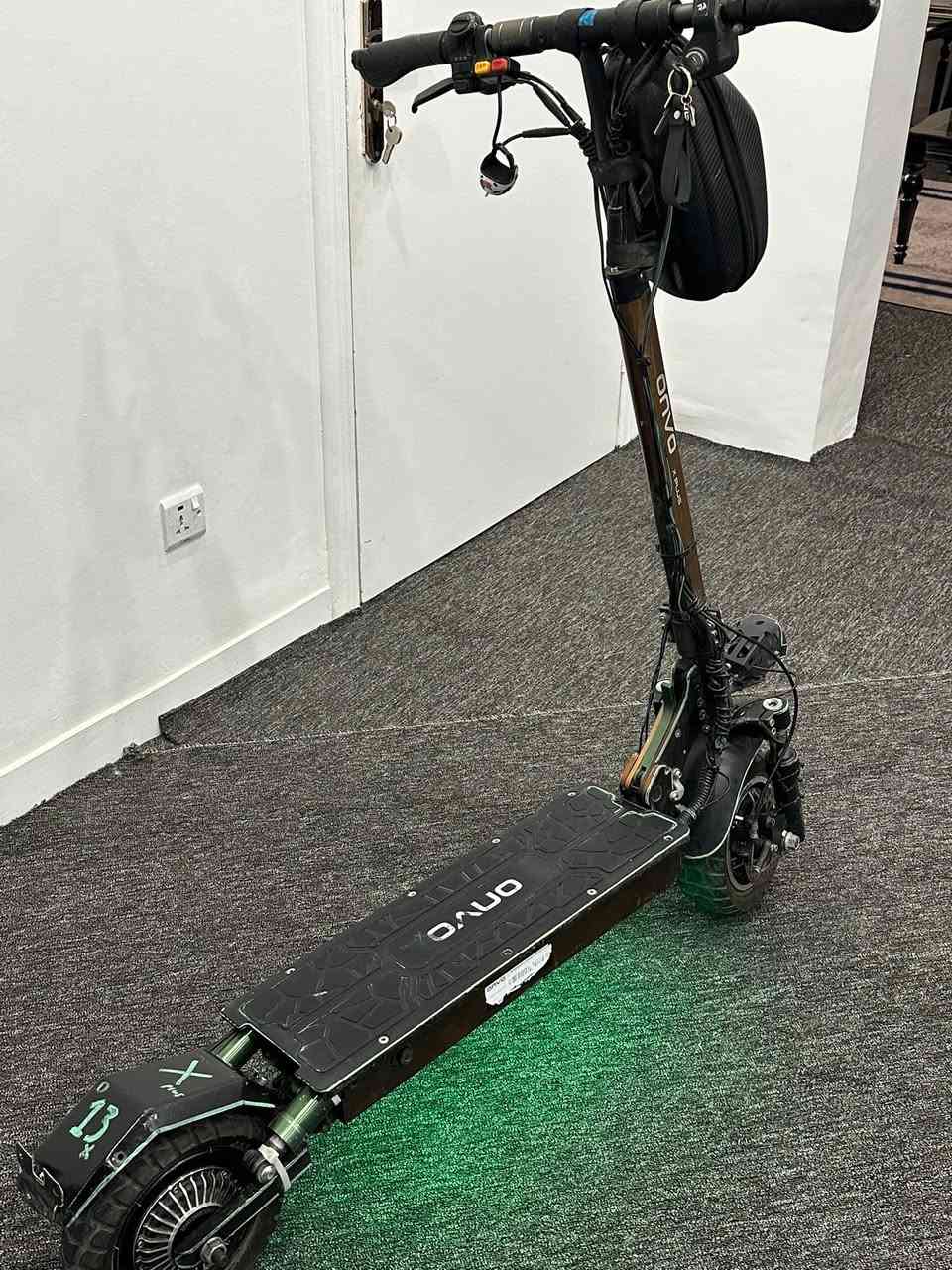 السلام عليكم
سكوتر onvo ov 013 x plus صناعه تركيه🇹🇷
السكوتر يجي دفع كلي dual motor 🔥
يجي ضمن فئه hyper offroad scooter
تجي بطاريه ليثيوم ايون (تكون أغلى من الليثيوم فوسفات الحديد)
يجي سرعه 55 حقيقي 100‎%‎ مع تسارع من 0 لل55 ب 7.5 ثانيه او اقل (حسب الوزن)🔥
يمشي مسافه من 50-60 كيلو حسب السرعه🔥
نظام سويچ
شاشه 3 سرعات
نظام تخفيف السرعه على الطسات 

طبعا السكوتر عليه عده تزويدات 
1-مكينه خلفيه 2000 واط ومكينه إماميه 1000 واط(يعني المجموع 3000 واط)🔥

2-عقول (DC controller dual high power )🔥

3-سستم اضائه على البور بانك 

السعر 650 الف دينار.      علما سعر الجديد 11 ورقه بدون التزويد
ملاحضه⚠️(السكوتر لا يصلح لعمر اقل من 15 سنه)بسبب قوه

عنوان بغداد للاستفسار على الواتساب ***********
