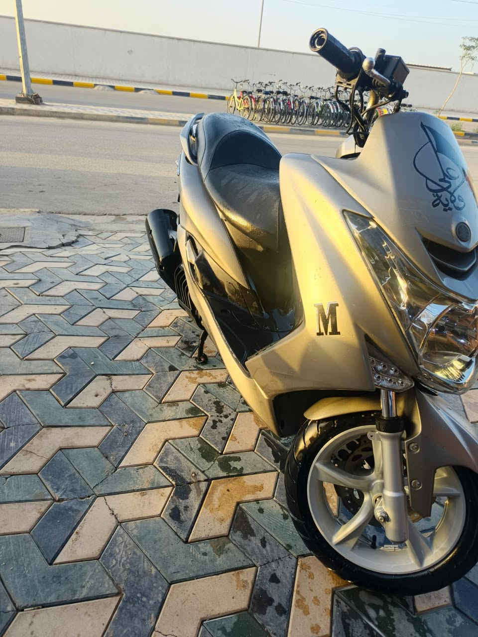 سلام عليكم  
دراجة ماجسته للبيع
محرك 150cc (سيسي)
فول مواصفات حساسات كله شغاله 
شلعة ومعدل
دراجة مكفوله كفاله عامه 
اوراق كامله 
سعر:17 ورقه وبيها مجال
رقم الهاتف: ***********
عنوان:ميسان_شارع_دجلة
