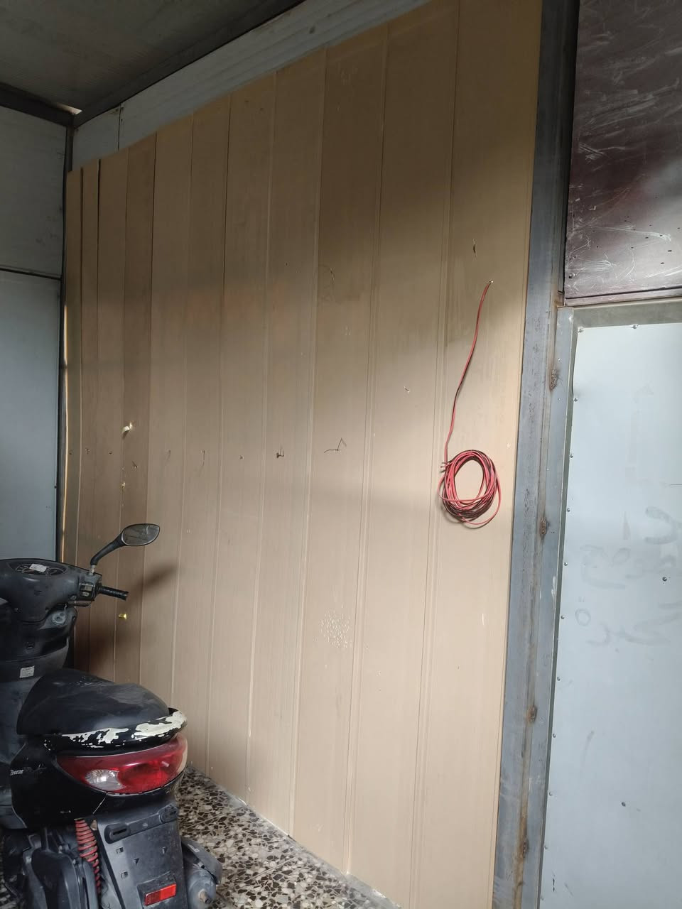 للبيع حديد +سندويج طول 6متر 5قطع+بي أر سي بقلاوة بيه شخاط وبيه زوايا وبيه بوري مربع وبوري مربع 3انج..بلديات الصحفيين ***********
