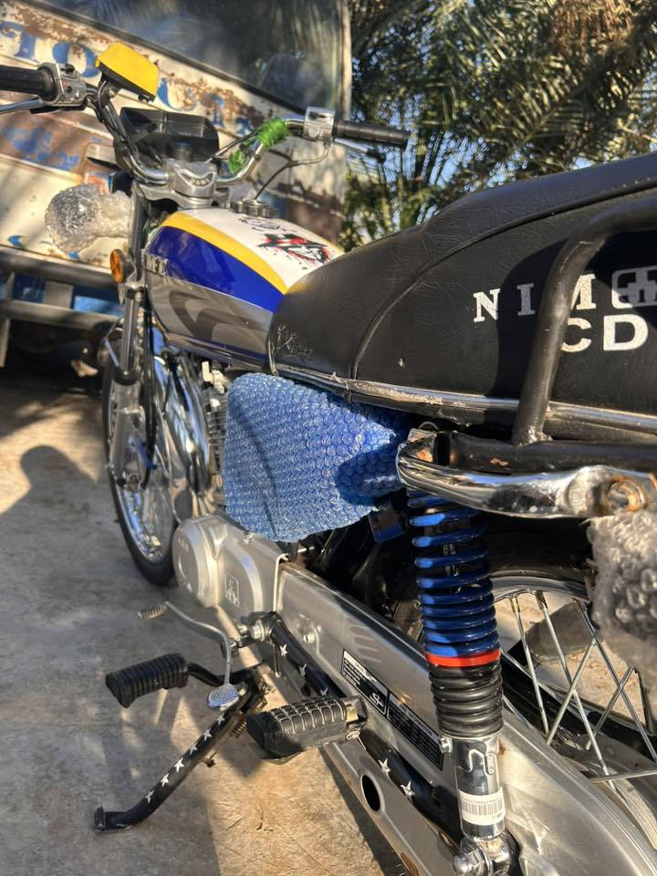 السلام عليكم دراجه نامه للبيع دراجه خير من الله شلعه معدل محرك مامفتوح مكفوله كفاله عامه برغي متحط عليها موديل 2025 سعر ٧٠٠ولستفسار على هاذه الرقم ***********
