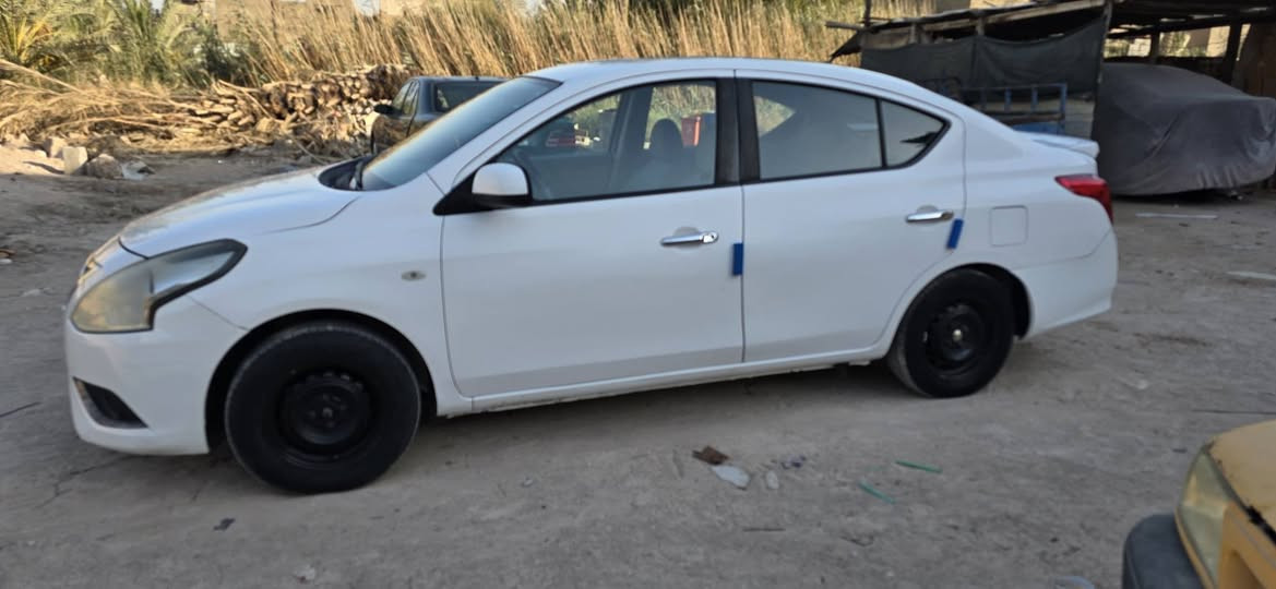 السلام عليكم 
نيسان صني جاهزه من كل النواحي ما بيهه نقص برغي 
مديل 2020
السنويه اليوم تنتهي 
بيهه بابين العبري شخط ومكحل 
وبابين السايق مصبوغات  
والباقي كله سليم 
السعر 100 $
*********** البصرة, العراق
