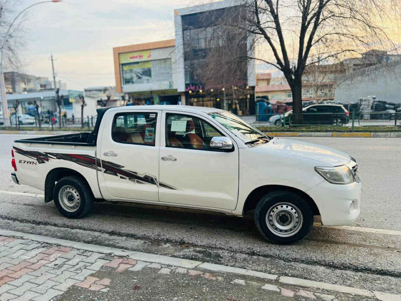 مەرزیە   ٢٠١٣. پارچەرەش لەسەر ساخە
گێر و مەکینە ئەکسل. کامل بەشەرت مەکینە بەس قەپاخ کرایتەوە .

١٥٠ هەزار  رۆشتوە نمونە لەجوانی رەقەموو سەنەوی تا ٢٠٣٠ نوێیە .

نرغ: 168 و مەجاڵ .

*********** 

شوێن . سۆران
