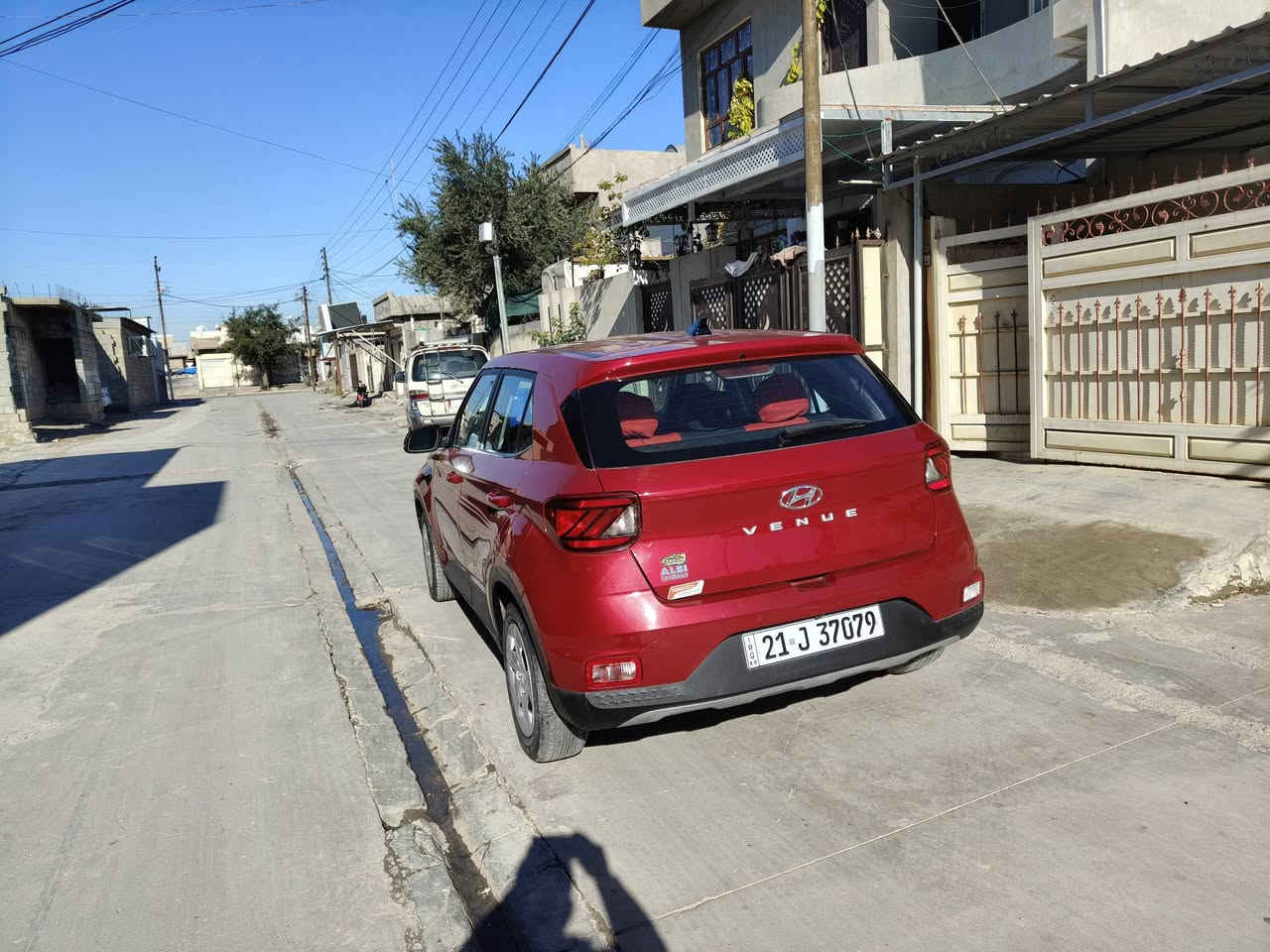 هيونداي فينو 2021  الضرر فقط جوة قبق البنزين صبغ الباقي مكفول وبيها كم رصعة خفيفات حيل بل قمارة مو حالوب  للعلم اني صاحب السيارة كفالة عامة ماشي 81000 الف كيلو السعر 138 وبيها مجال الاستفسار على هذا الرقم ***********
