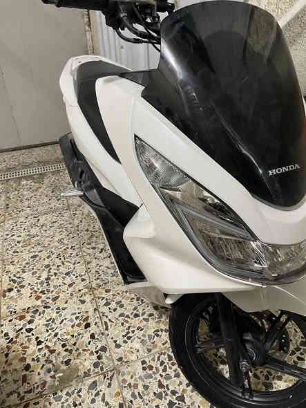 سلام عليكم pcx جيل ثاني ياباني JF
كفاله عامه كفر ومكينه بلادي برغيي ممفتوح بيهة 
يدات تدفئه ☑️ 
ماشيه 31 الف ☑️ 
مكينه 125 ☑️ 
حساس ستان ☑️ 
حساس زدحام ☑️ 
كهربائيات كله شغلله واوراقه كامله وابيعلك من باب البيت جيب فيتر وافحص السعر 13 ونص بيه مجال حك جيتك مكاني الامين الثانيه رقمي ***********.
