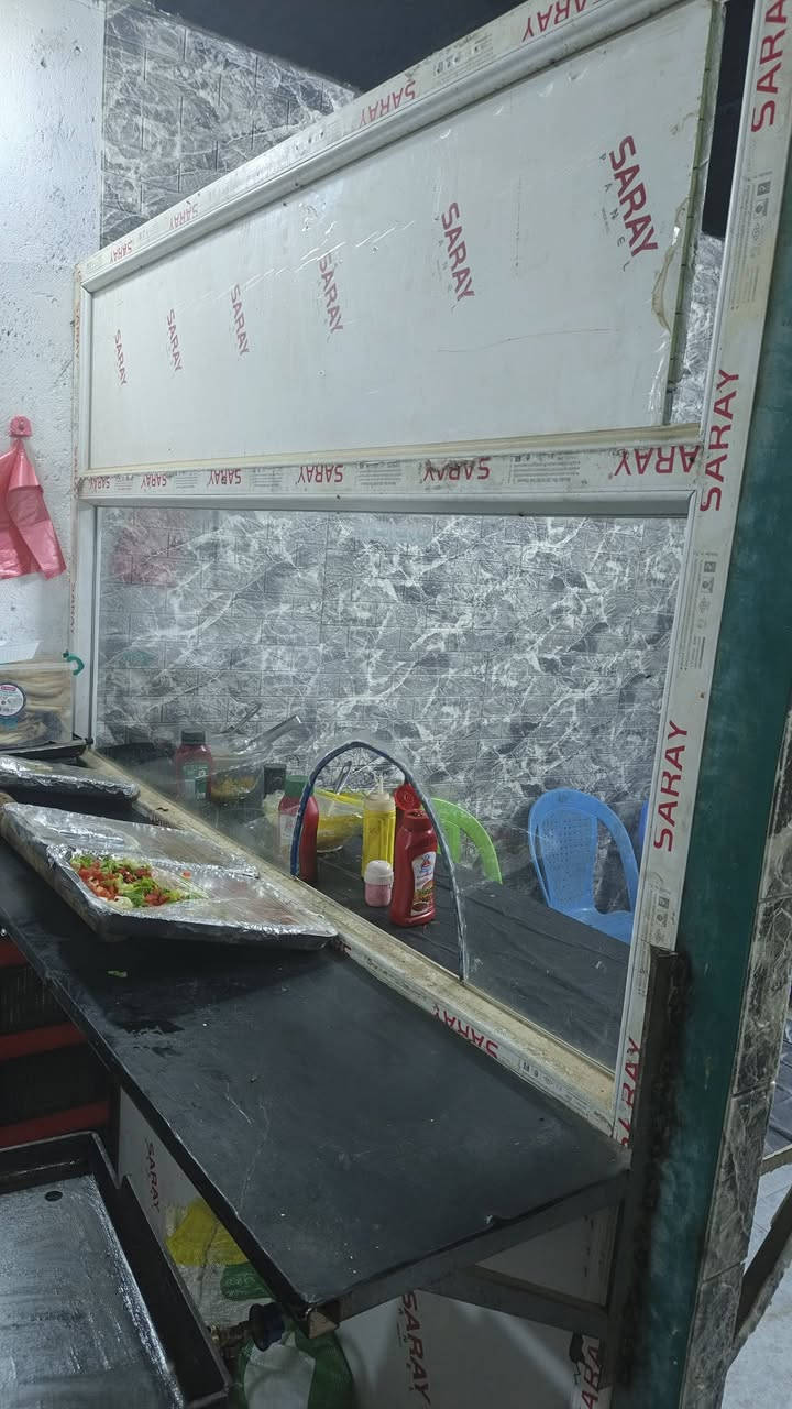 السلام عليكم غراض مال مطعم كامله للبيع شوايه مال كص+ مثرامه+ كريل بركر+ ميز دخل حديد + ثلاجه+ مجمده + جام خانه مال فلافل + رفوف حديد 3 مكانهن سومر قريه الفاضليه
للامانه الغراض نضيفه بس ممنضفهن ولا غاسلهن كلهن سل ستيل أي استفسار تفضل خاص أو الاتصال *********** بي واتساب كل حاجه وسعرها الشراي بي خير ويدلل يشلع عيوني
