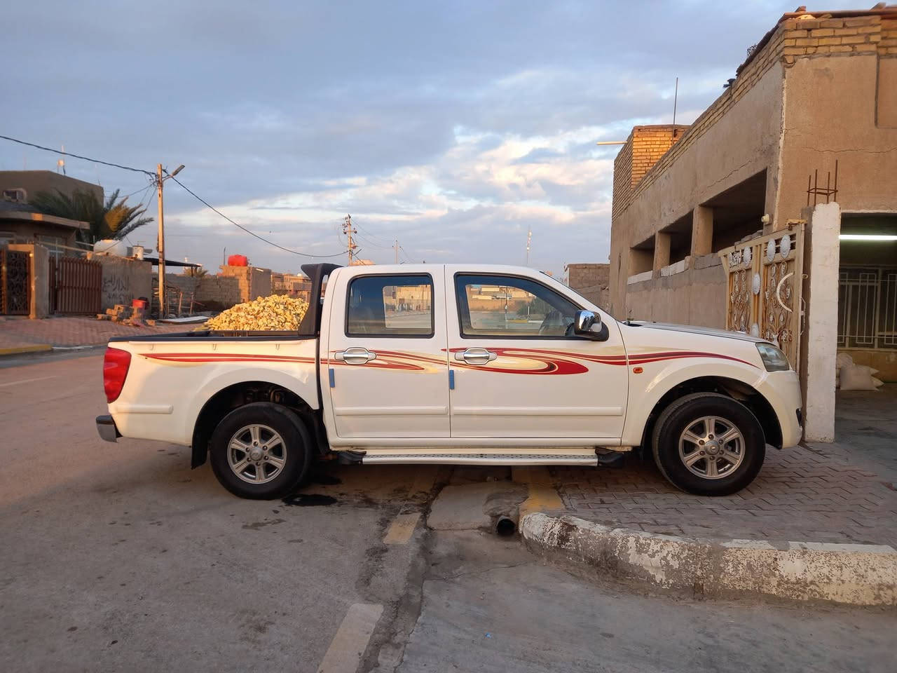 سلام عليكم للبيع بيكم كريت ويل موديل 2015 رقم واسط تحويل ثاني يوم باسمي سنوية مجدده 2029 رقم انكليزي سياره نضيفه مال جناي تبريد تتفئه شغال سياره مبدل بيه جاملغ اثرطخه السعر 85 وبيه مجال العنوان واسط قضاء الزبيديه رقم الهاتف *********** / ***********
