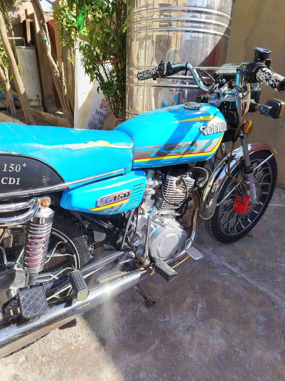 مابعد السلام دراجه 24 للبيع دراجه تخبل ماعيزها برغي واحد محرك شرط كهربائياتها كلها شغاله دراجه مرتبه كامله من كلشي نشاط فول منفيس اصلي كلها كامله سعر ٦٥٠ بيها مجال شراي *********** محرك بلادي عالي ناصي كلها شغاله كامله
