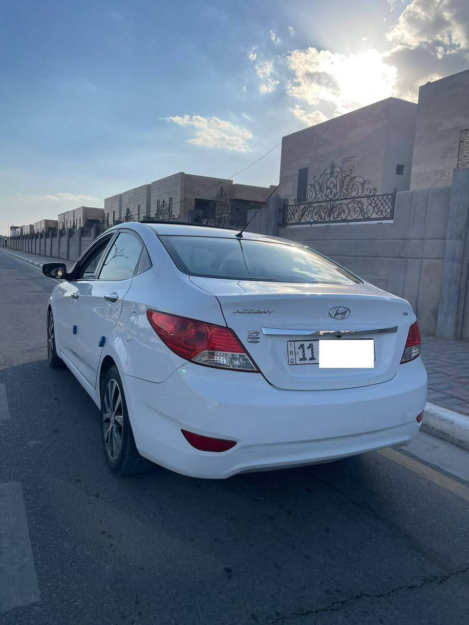 هونداي اكسنت ٢٠١٥ خليجي شركه العامه
فول فتحه ويل كب شاشه اشاير بــ مري 
ماشيه ٩١ كم مكينه ١٦٠٠ دوش
رقم بغداد تحويل ثاني يوم
كير مكينه حداديه تخم تاير كله جاهز 
بيه باب الخلفي كلير اثر شخوط  
وباقي كفاله من الضربه والصبغ
وباقي تفاصيل
***********
