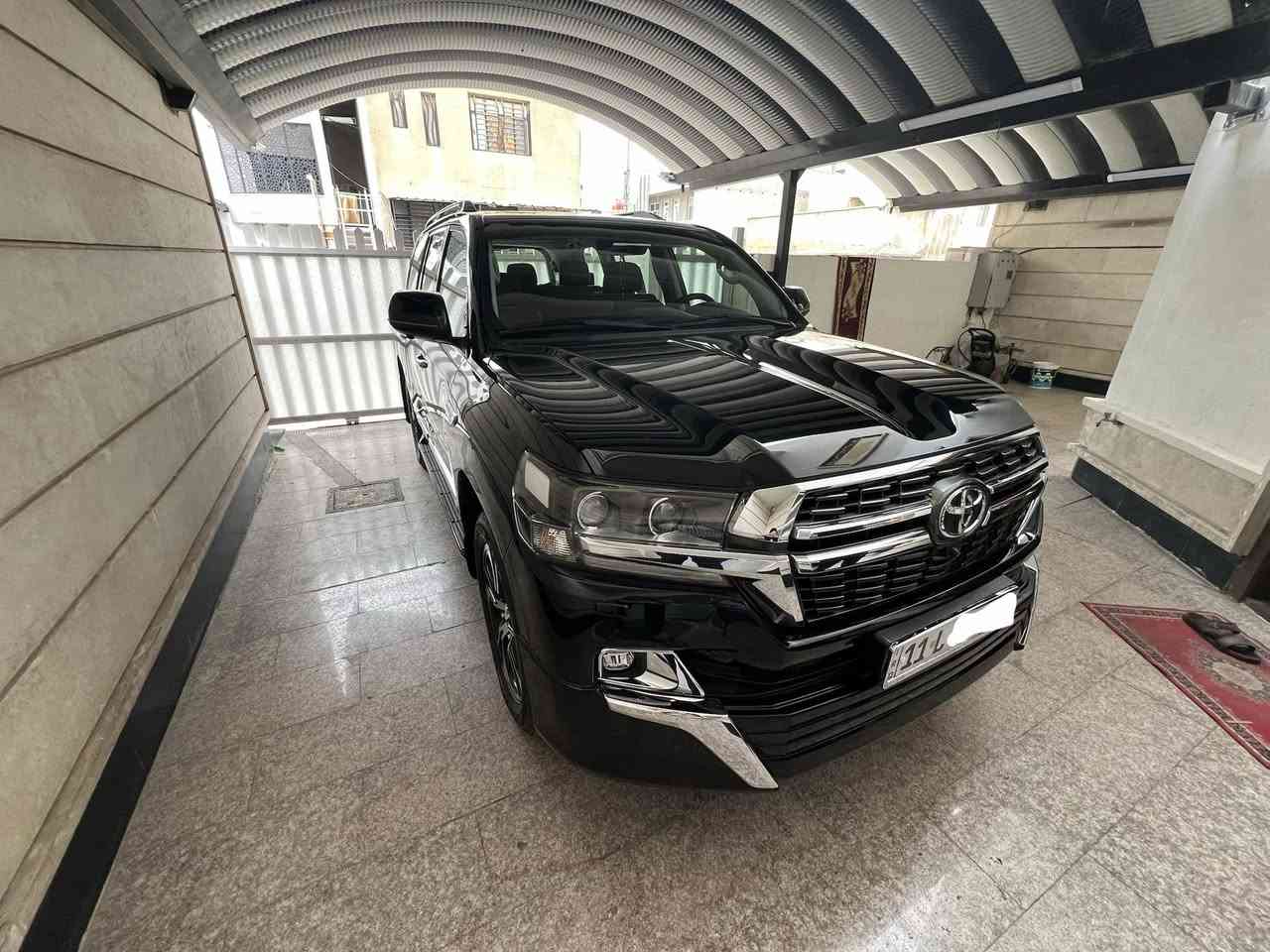 من رخصة الادمن
لاندكروزر 2021 وارد خليجي بحرينيه
وجناي لاندكروز يعرف البحريني
السيارة جديده بمعنى الكلمه مكفوله من كلشي شرط مجودره ومحطوطه بل كراج
فول مواصفات 1/1
السيارة 4 كامرات و حساس امامي خلفي
مكفوله كفاله عامه من كلشي 
لون اسود 
ماشيه 35 الف حقيقي شرط الفحص تايرات الشركه بعدهن بيها جدد السياره على ايدي من اشتريتها
رقم بغداد انكليزي الجديد 
السياره بأسمي وتحويل ثاني يوم
محرك 6 سلندر 4000 
السياره بوضع الزيرو 
مكان السياره بغداد اليرموك
السعر 600 وبيها مجال
للاستفسار ***********
***********
