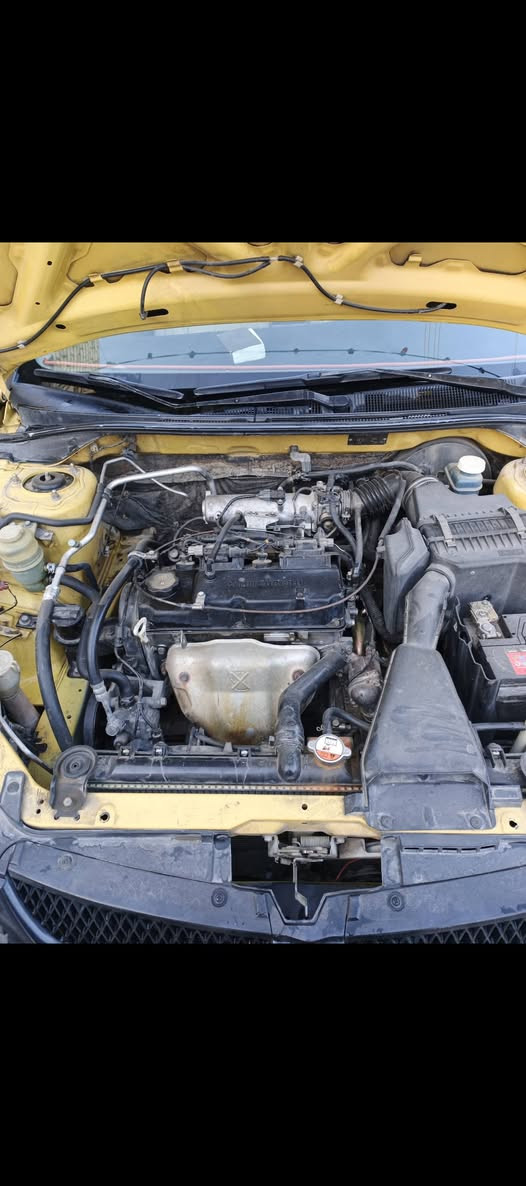 سلام عليكم سياره لانسر مديل 2010السياره بسمي تحويل ثاني يوم السياره بيهه بس الهلالت مصبوغه باقي السفسار على الرقم ***********
