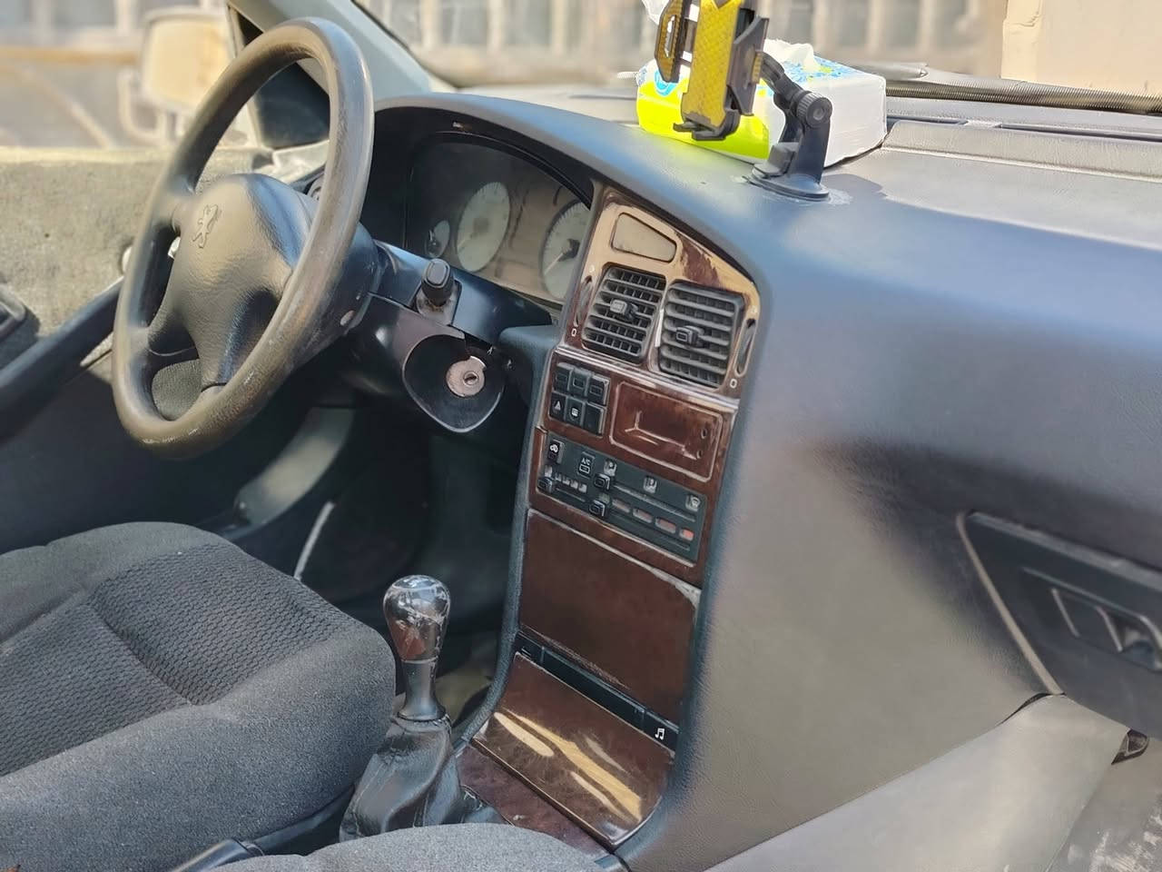 السلام عليكم بيجو بارص موديل ١٥ سياره كفاله كير ومكينه ع لشرط تخم تاير حداديه جديده رقم دولي نجف  منضومه زنون سياره جديده وما متعوبه ماشيه ٢٠٠ السعر  ٥٤وبيه مجال رقمي *********** مكاني ديوانيه قضاأ الشاميه
