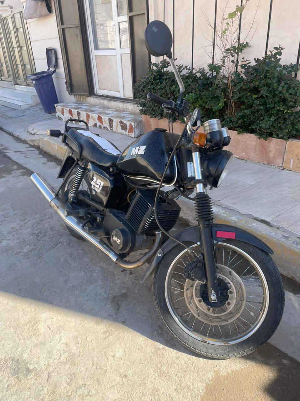 السلام عليكم اخوتي للبيع Mz قبوره بلاديه بدون صبغ كصه 100المكان الانبار الرمادي  الاستفسار اتصال ع رقم ***********
