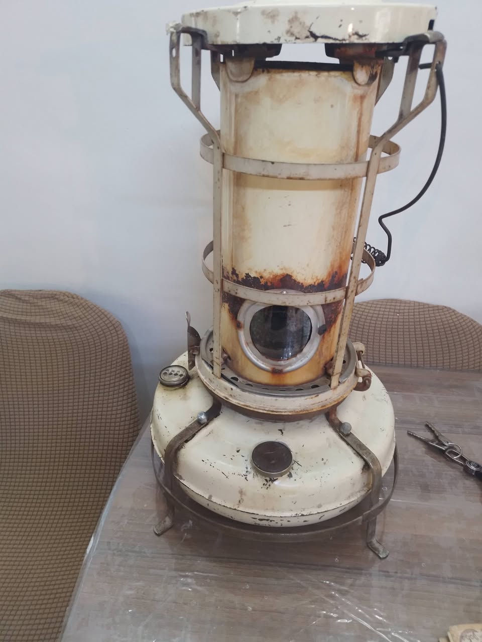 السلام عليكم صوبه علاءالدين ايراني قديم جامتين السعر ٨٥الف بغداد  الحربه
***********
