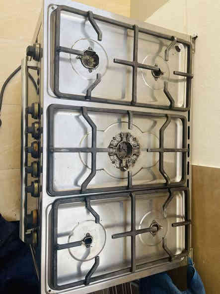 � طباخ منزل للبيع – حالة جيدة جدًا

📍 المكان: بابل
💵 السعر: 330,000 دينار
📞 للاتصال: ***********

المواصفات:

 • طباخ 5 عيون غاز (عيون قوية وسريعة الاشتعال).
 • فرن واسع مع رف داخلي.
 • باب الفرن زجاجي سليم بدون أي كسر.
 • الهيكل ستيل مقاوم للصدأ.
 • أزرار التحكم أمامية وثابتة وسهلة التشغيل.
 • الطباخ نظيف والجسم الخارجي بحالة جيدة.
