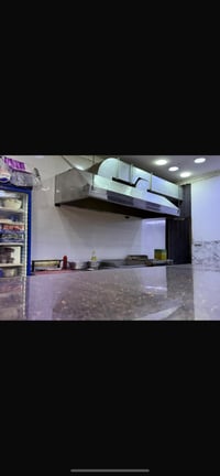 مطعم متكامل • ٥٠م • خمس ميل